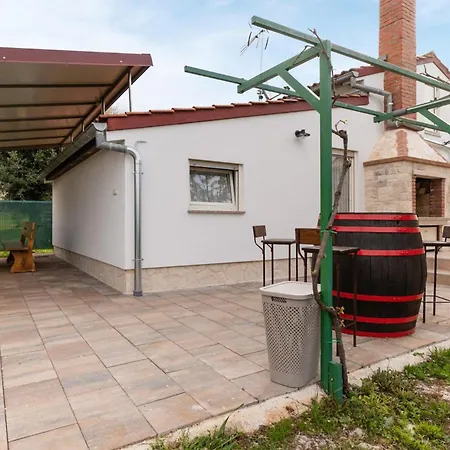 Casa vacanze Nice In With Jacuzzi *